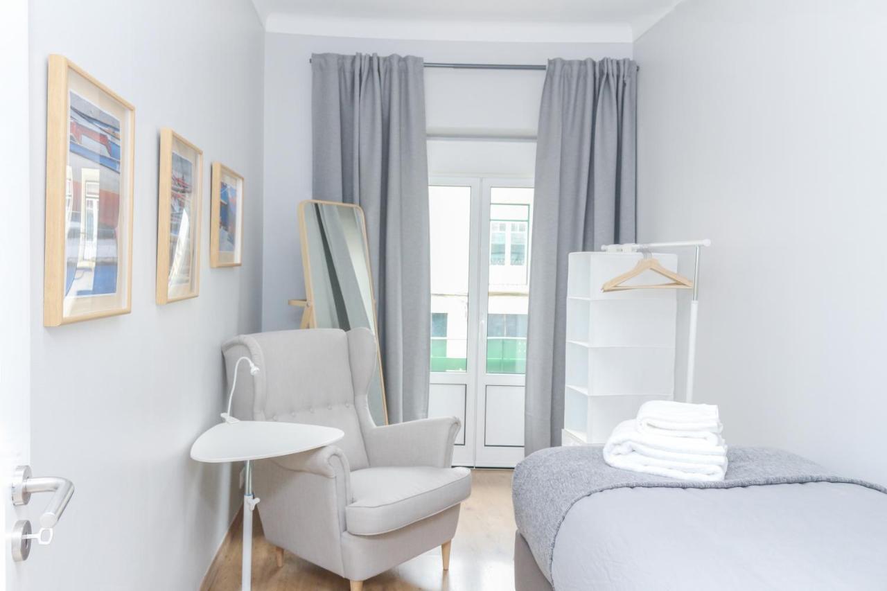 Tejo I Apartment อัลมาดา ภายนอก รูปภาพ